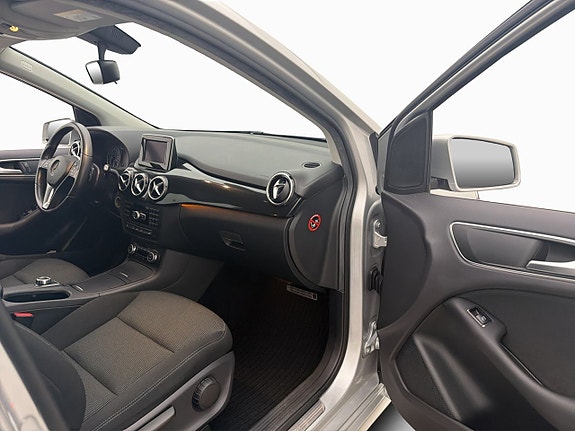Mercedes-Benz B180 13 of 30