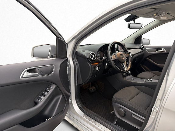 Mercedes-Benz B180 10 of 30