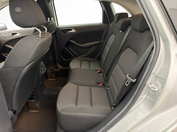 Mercedes-Benz B180 16 of 30