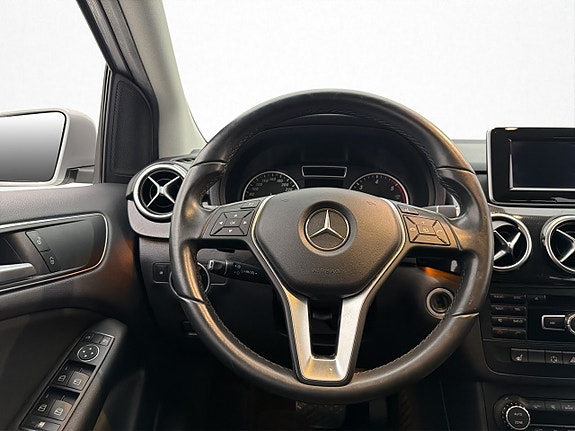 Mercedes-Benz B180 15 of 30