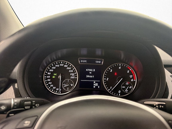 Mercedes-Benz B180 18 of 30