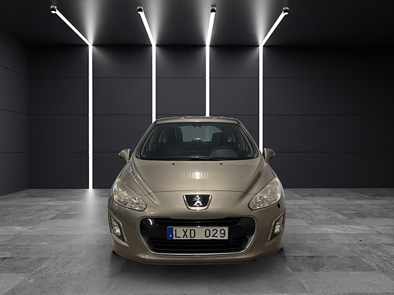 Peugeot 308 2 of 22