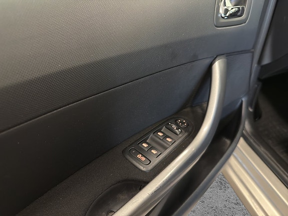 Peugeot 308 17 of 22
