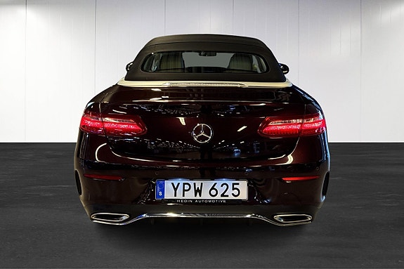 Mercedes-Benz E200 14 of 25