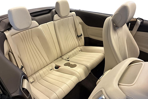 Mercedes-Benz E200 24 of 25