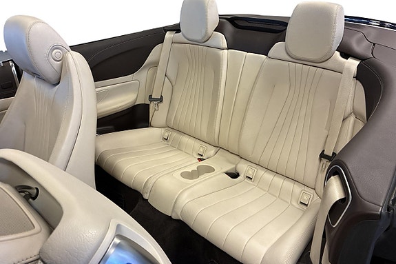 Mercedes-Benz E200 22 of 25