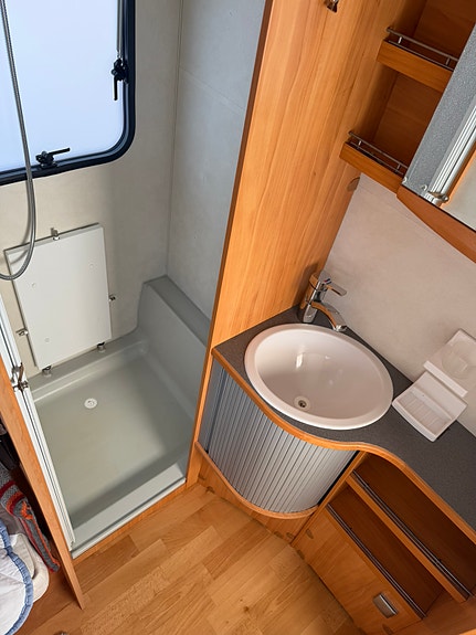 Adria 542 ut 10 of 11