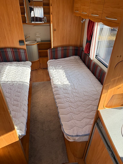 Adria 542 ut 7 of 11