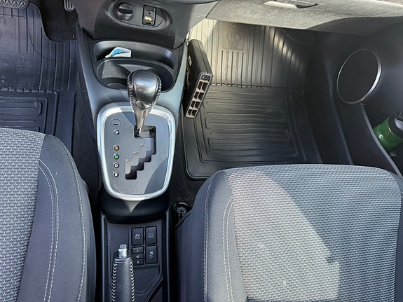 Toyota Yaris 9 of 10