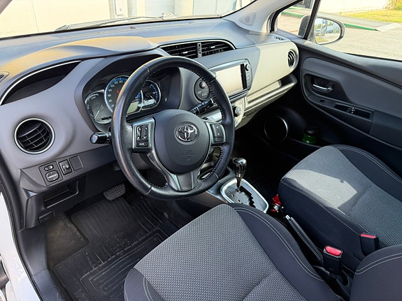 Toyota Yaris 8 of 10