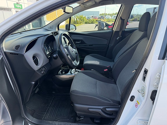Toyota Yaris 7 of 10