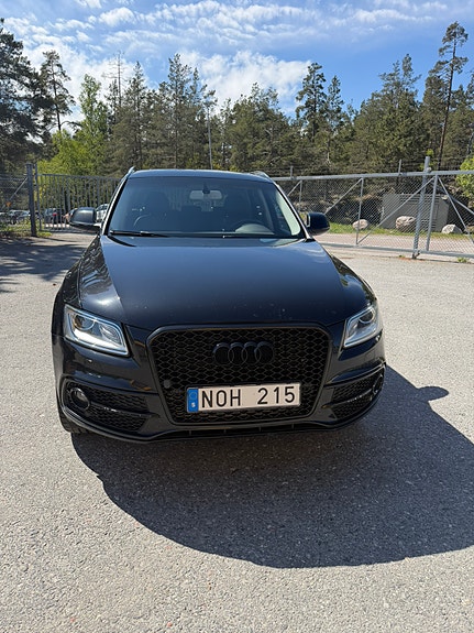 Audi Q5 2 of 11