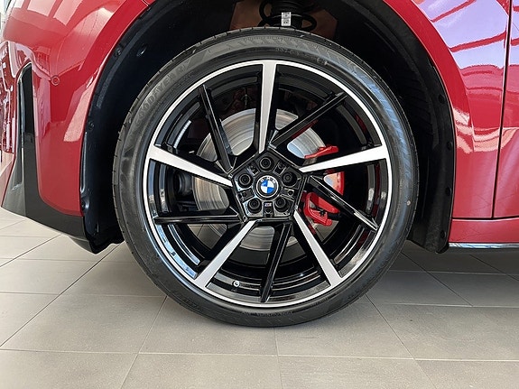 BMW iX3 4 of 18