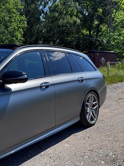 Mercedes-Benz E53 3 of 11