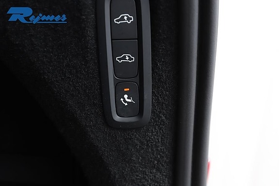 Volvo XC90 17 of 28