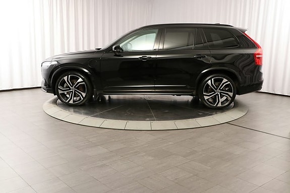 Volvo XC90 4 of 28