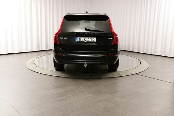 Volvo XC90 3 of 28
