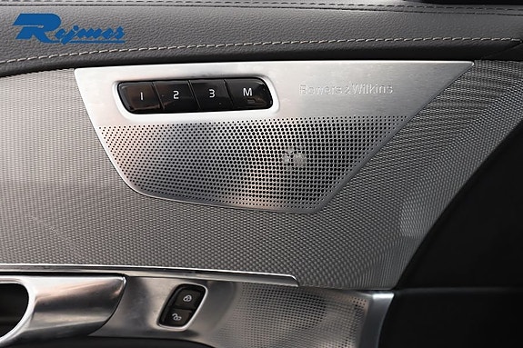 Volvo XC90 15 of 28