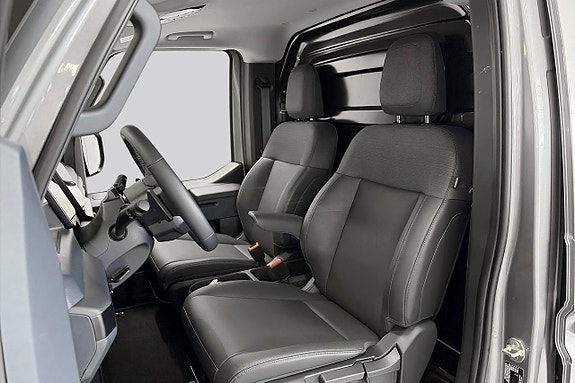 Kia PV5 8 of 16