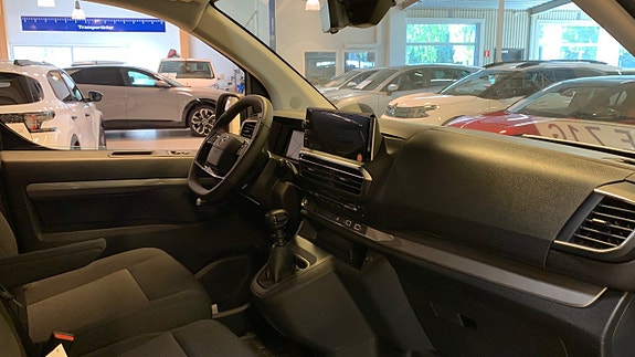 Opel Vivaro 13 of 13