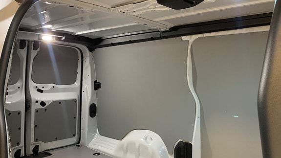 Opel Vivaro 10 of 13