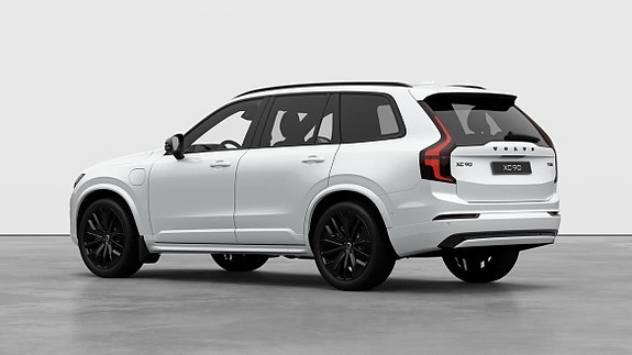 Volvo XC90 8 of 30