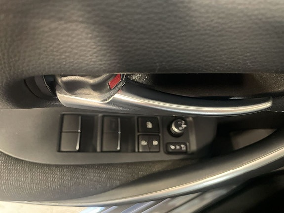 Toyota Corolla 12 of 17