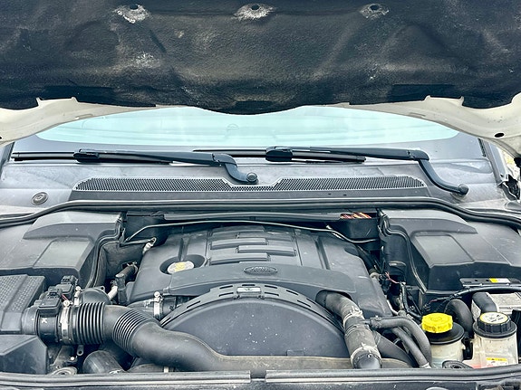Land Rover Discovery 4 18 of 18