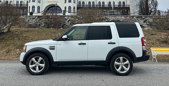 Land Rover Discovery 4 8 of 18