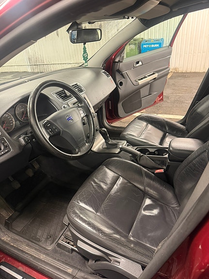 Volvo V50 3 of 3