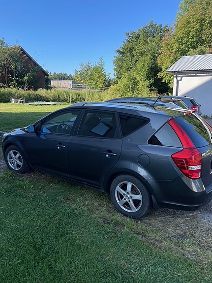 Kia Ceed 2 of 5