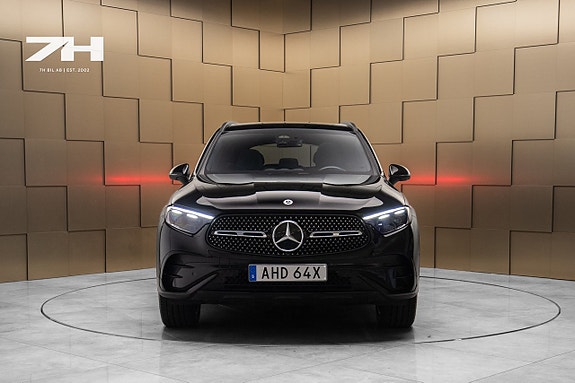 Mercedes-Benz GLC300 e 8 of 21
