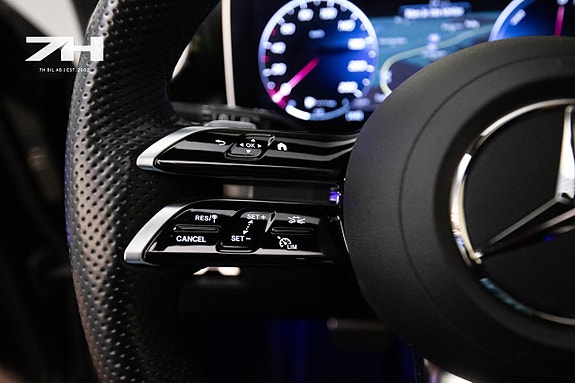 Mercedes-Benz GLC300 e 13 of 21