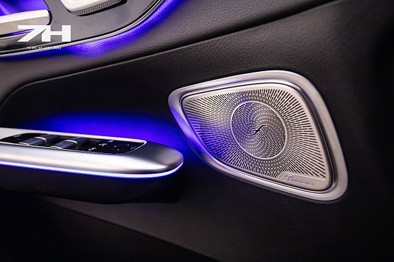 Mercedes-Benz GLC300 e 12 of 21