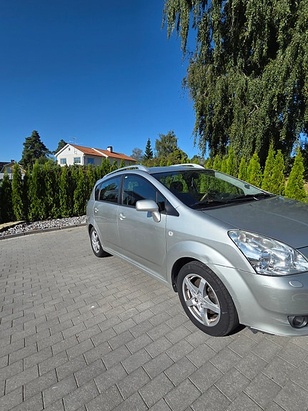 Toyota Corolla Verso 7 of 7