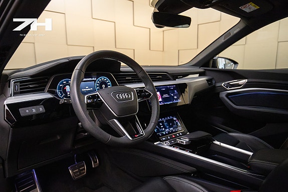 Audi Q8 e-tron 9 of 23
