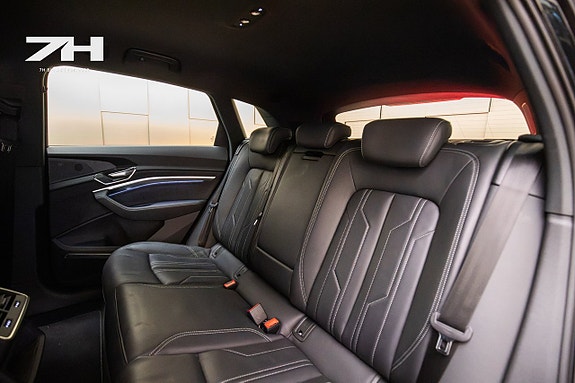 Audi Q8 e-tron 20 of 23