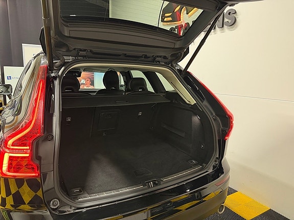 Volvo XC60 13 of 30