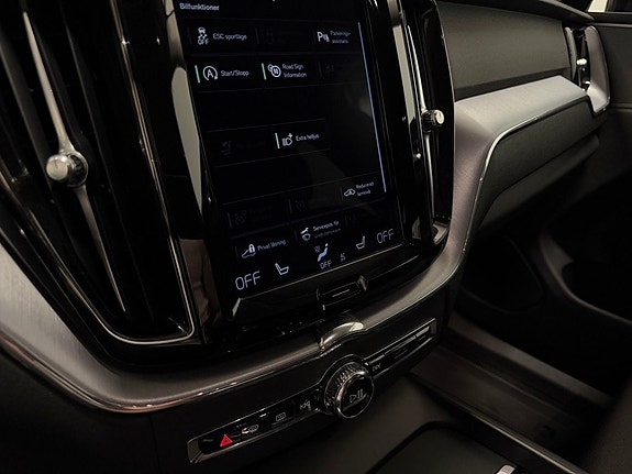 Volvo XC60 25 of 30