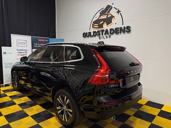 Volvo XC60 8 of 30