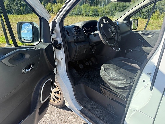 Opel Vivaro 5 of 5