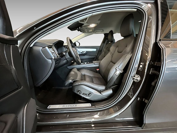 Volvo V90 9 of 16