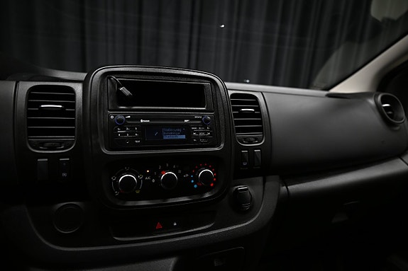 Renault Trafic 19 of 26