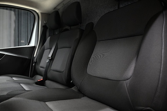 Renault Trafic 18 of 26