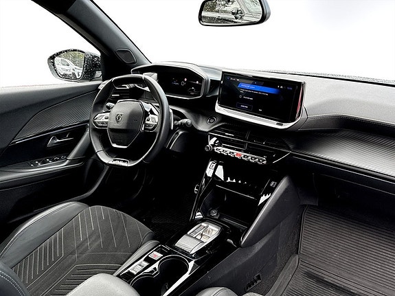 Peugeot 2008 11 of 15