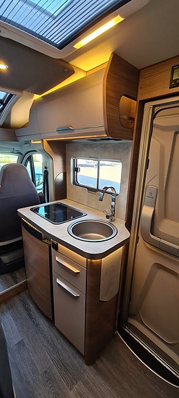 Knaus 550 MF Van Ti Vansation 8 of 12