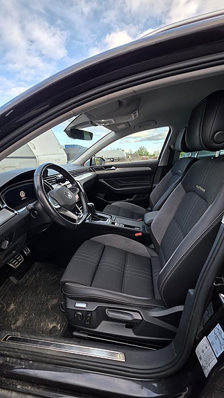 Volkswagen Passat Alltrack 4 of 6