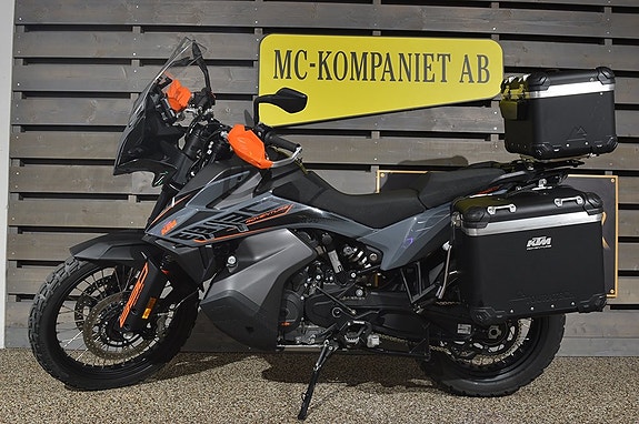 KTM 890 Adventure 4 of 6