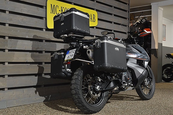KTM 890 Adventure 6 of 6