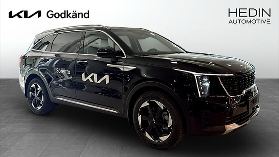 Kia Sorento 3 of 12
